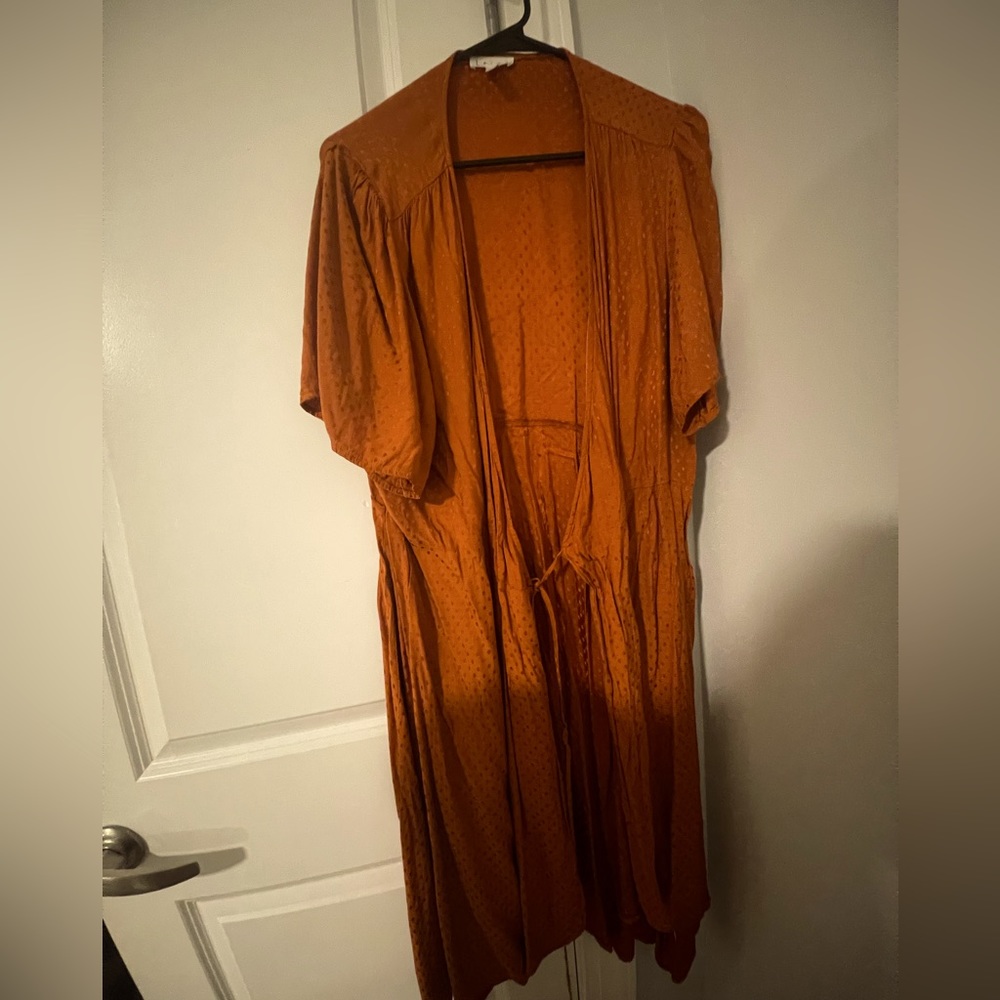 MIDI burnt orange wrap dress